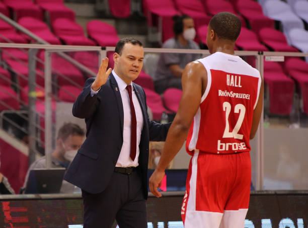 动和坚定信 动和坚定信